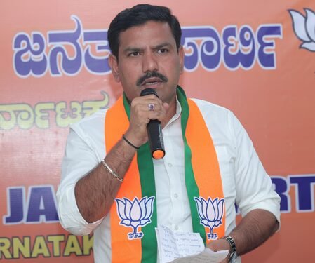 You have no moral right to criticise Prime Minister: K’taka BJP chief to CM Siddaramaiah