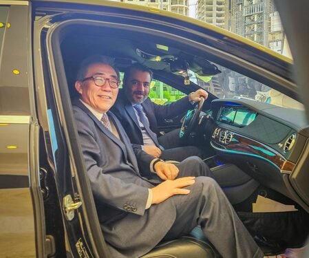 Syria extends full diplomatic honours to South Korean FM during discreet visit