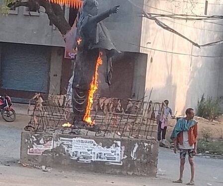 Odisha: BJP condemns burning of Biju Patnaik statue in Balangir