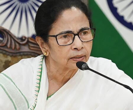 VHP ridicules Mamata Banerjee for meeting with Imams