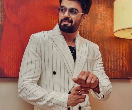 Maniesh Paul remembers buying the ticket for David Dhawan’s film in black