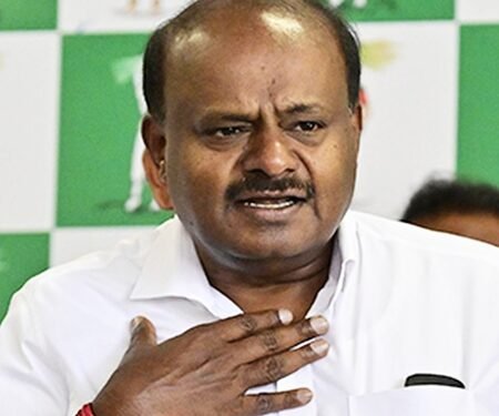 HD Kumaraswamy slams Siddaramaiah for ‘favouring’ his Kuruba community