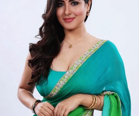 Puja Banerjee surprises co-stars by cooking dosa on the sets of her new show