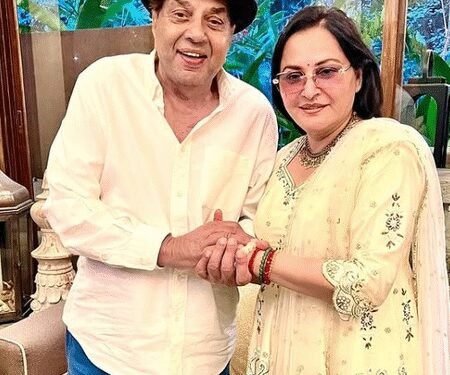 Dharmendra meets his ‘lovely co-star’ Jaya Prada: ‘Extremely happy to see them’