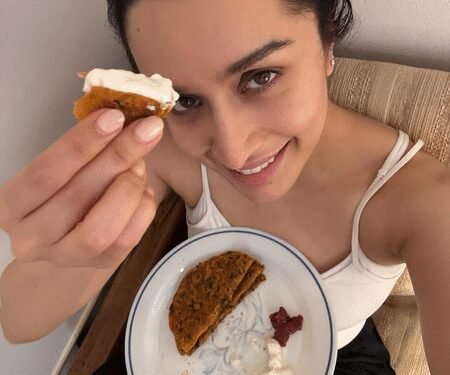 Shraddha Kapoor is all smiles as she savours some yummy theple
