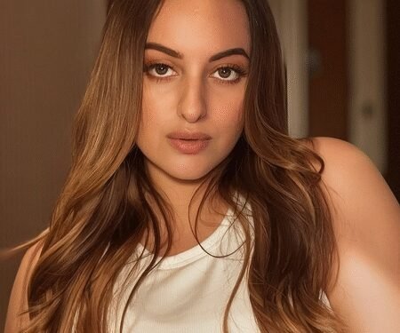 Sonakshi Sinha supports Kusha Kapila after she shuts down a troll over vulgar remark