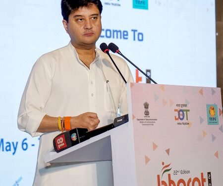 Global giants like Apple see economic sense in investing in India: Scindia