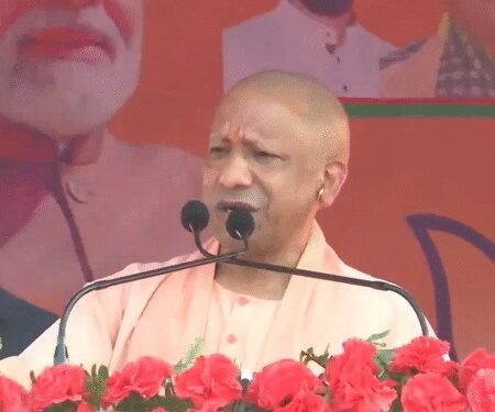 UP CM reviews action plan for Mathura–Vrindavan, calls for adopting PPP model in key projects