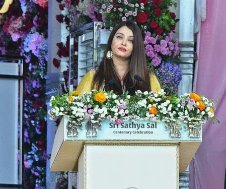 Teachings of Sai Baba continue to reverberate in hearts of millions: Aishwarya Rai