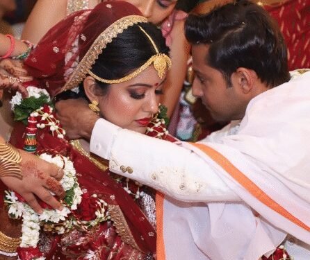 Ishita Dutta wishes husband Vatsal Seth on their 8th marriage anniversary