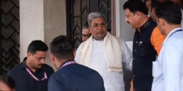 ‘Nothing is permanent in politics’: Siddaramaiah hours after solidarity remark on Cong ‘crisis’