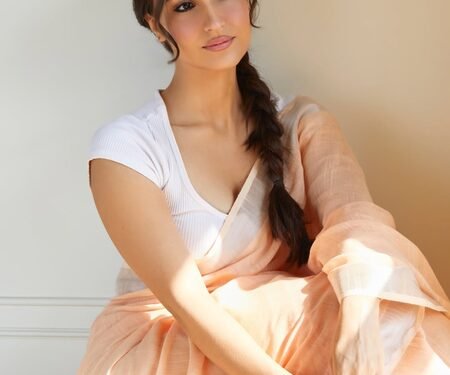 Elli AvrRam opens up about her deep connection with Lord Krishna