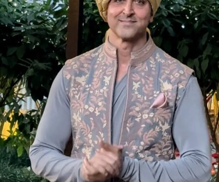 Hrithik Roshan arrives without Saba Azad at cousin’s wedding