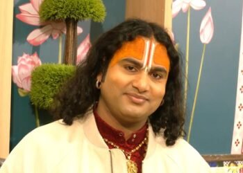 Buying Bangladeshi players indicates hatred towards Hindus, says Aniruddhacharya