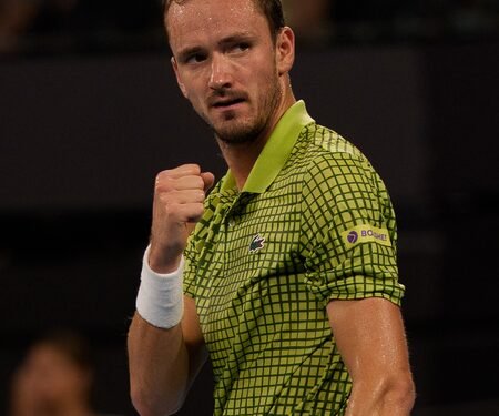 Daniil Medvedev beat Brandon Nakashima to win Brisbane International