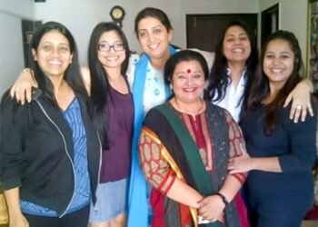 Smriti Irani reacts to a 13 year-old photo of the ‘Kyunki Saas…’ girl gang, calls them ‘madcaps’