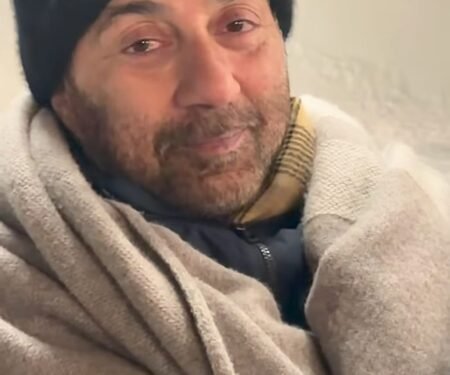 Sunny Deol enjoys a woodfire pizza night in chilly night, thanks fans for love on Border 2 trailer 