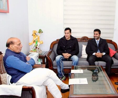 Sudhanshu Pandey admires Rajnath Singh’s farsightedness as he meets the Defense Minister