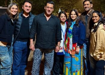 Salman Khan, MS Dhoni are all smiles for the camera, Atul Agnihotri shared pic 