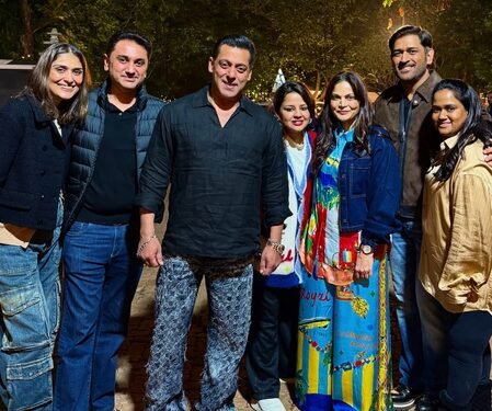 Salman Khan, MS Dhoni are all smiles for the camera, Atul Agnihotri shared pic 