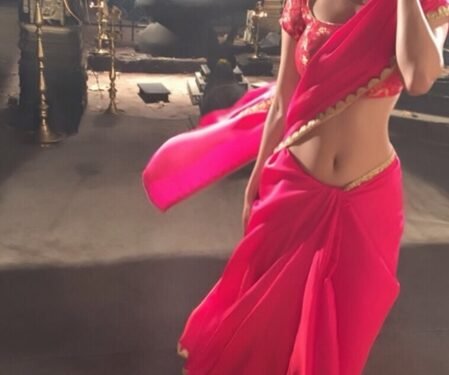 Mouni Roy jumps on 2016 trend, shares pics from her Naagin days as Shivaanya