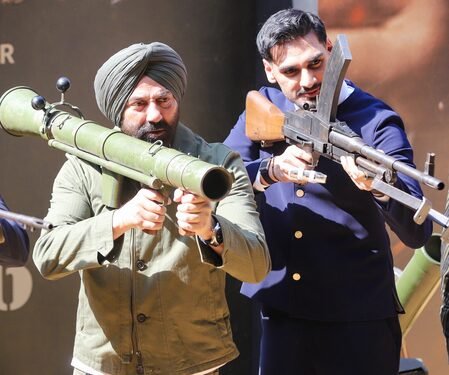 Ahan Shetty calls Sunny Deol ‘father figure’ & Varun Dhawan as ‘older brother’, expresses gratitude