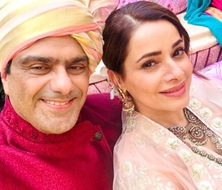 Neelam Kothari celebrates 15 years of marital bliss with ‘honey’ Samir Soni