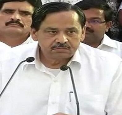 Congress suffers jolt as former UP minister Nasimuddin Siddiqui resigns along with associates