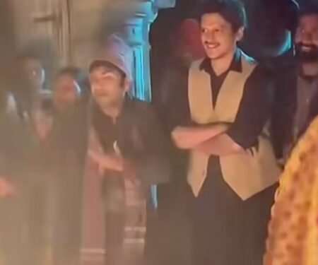 Vijay Varma shows how he concluded ‘Gustaakh Ishq’ shoot