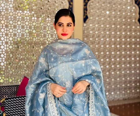 Uorfi Javed reacts to claims of being expelled from “Islam”, says she herself left the religion long ago