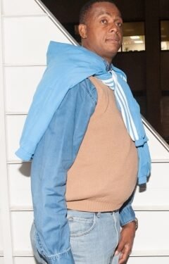 Zimbabwe appoint Courtney Walsh as bowling consultant ahead of Men’s T20 World Cup