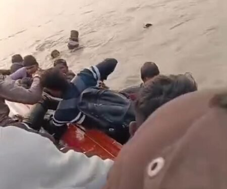 Gujarat: Boat carrying commuters overturns in Mahisagar river, all passengers rescued