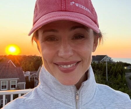 Jennifer Garner bit a stunt performer’s ear: Have a picture of him missing a chunk of ear