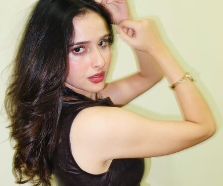 Sadia Khateeb wraps up ‘Silaa’, recollects shooting inside cave with no phone, electricity