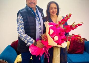 Shatrughan Sinha visits Hema Malini’s new house in Delhi, enjoys South Indian cuisine