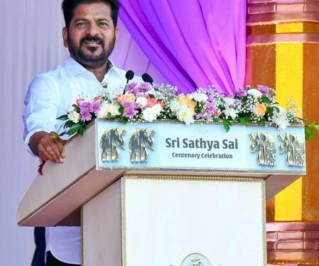 Congress takes early lead in Telangana municipal elections