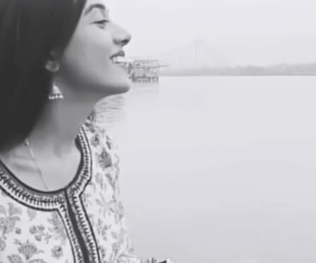 Amrita Rao celebrates Madhubala’s birth anniversary, recreates her iconic song on Howrah Bridge