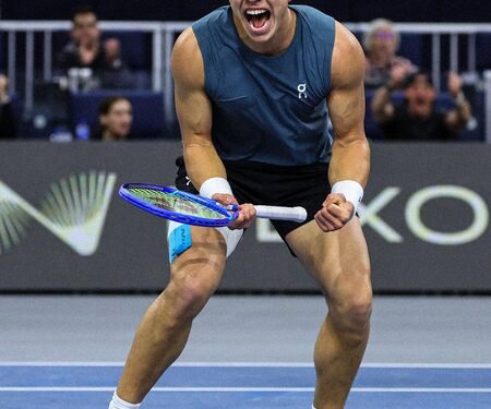 Shelton downs Shapovalov in SF thriller, sets Fritz final in Dallas