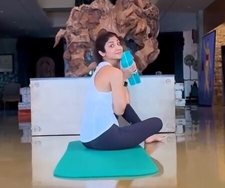 Shilpa Shetty performs supine contralateral stability drill: Strength without control is incomplete