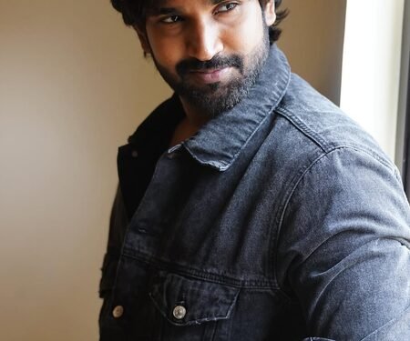 Aadhi-starrer ‘Maragadha Naanayam 2’ goes on floors with grand pooja ceremony!