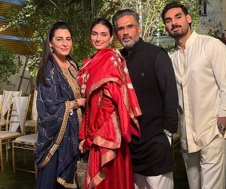 Ahan Shetty shares family pic featuring Suniel Shetty, Athiya Shetty, Mana Shetty at ‘Bhai ke shaadi’