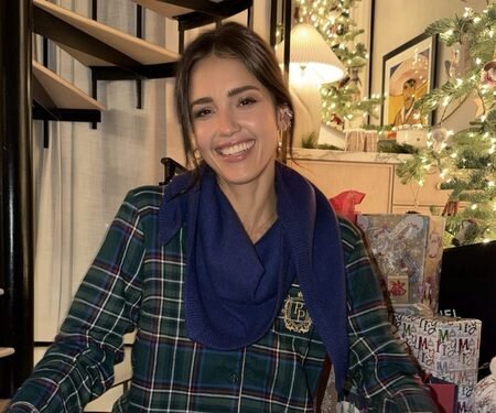 Jessica Alba, Danny Ramirez pack PDA after actress finalizes divorce