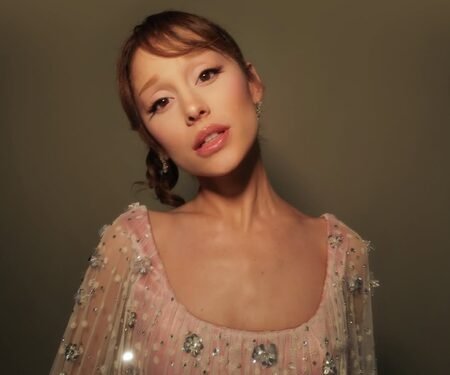 Ariana Grande congratulates Cynthia Erivo on her ‘Dracula’ show