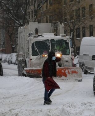 Blizzard paralyses US Northeast travel, impacts 54 million Americans
