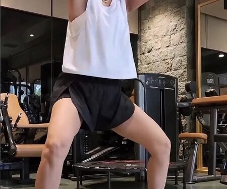 Shilpa Shetty gives an insight into her full-body compound exercise