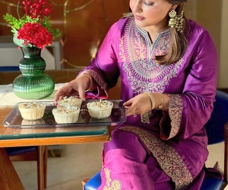 Hina Khan makes ‘Iftaar Special Phirni’, wins over family members