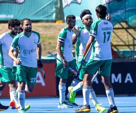 Sulky Pakistan hockey team flies for World Cup qualifiers under a banned coach
