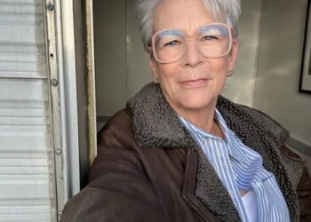 Jamie Lee Curtis recollects her ‘little family’ with Robert Carradine