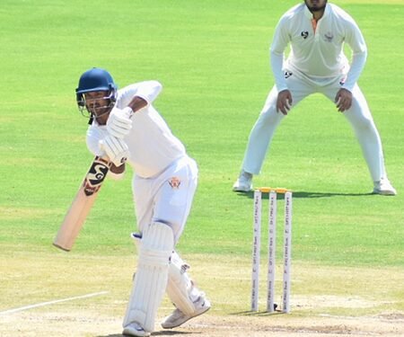 Ranji Trophy Final: Mayank leads fightback as Karnataka reach 144/4 at Tea on Day 3