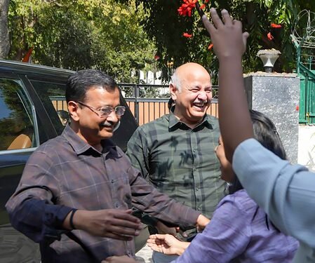 After Delhi court’s relief to AAP leaders in excise case, CM Vijayan likely to meet Kejriwal